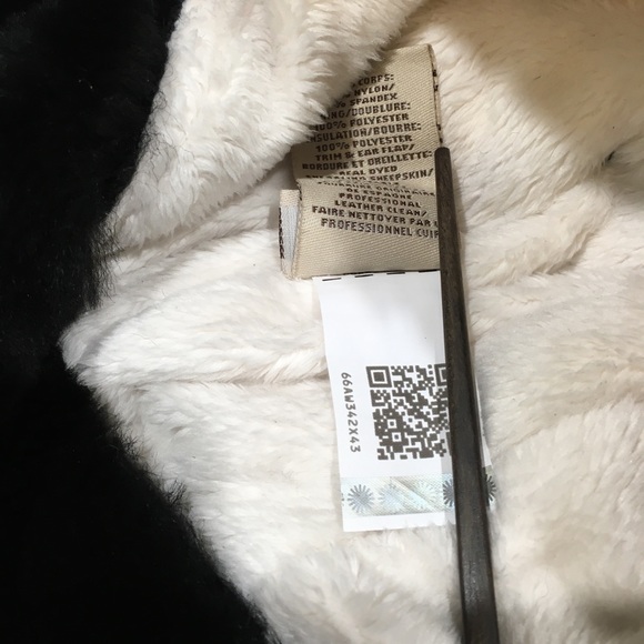 UGG Quilted Nylon Trapper with Fur Trim -White -NEW - Picture 7 of 10